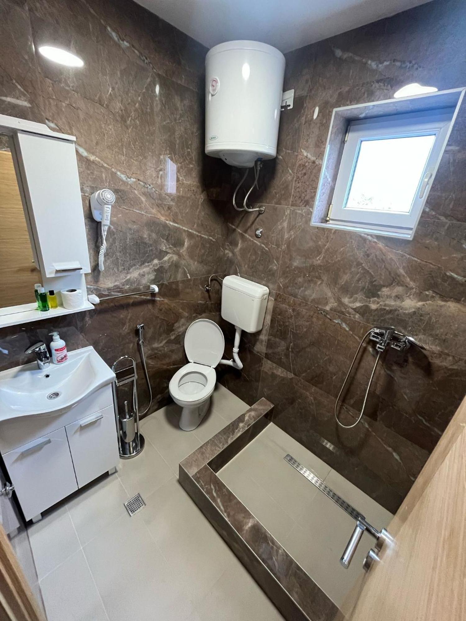 Motel Aura Mostar Ngoại thất bức ảnh